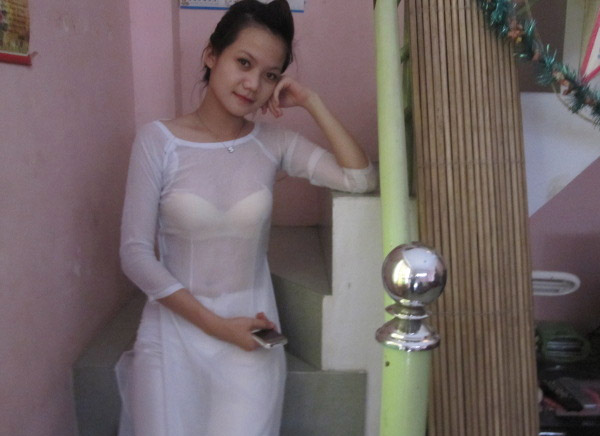 ao-dai-mong-lo-noi-y-cuc-xinh